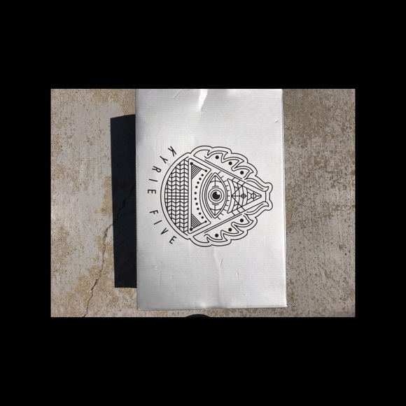 Kyrie five - Picture 2 of 3